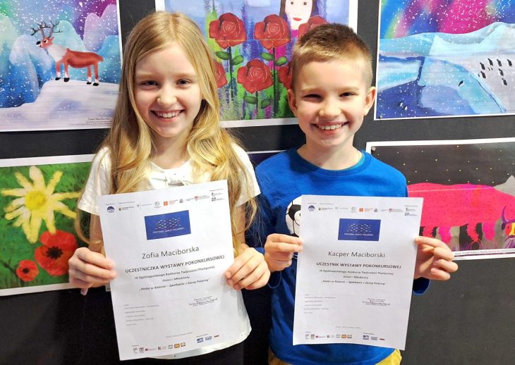 Biała Podlaska w barwach zorzy polarnej. Sukces młodych grafików z Piksela