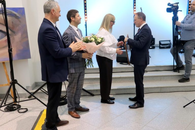 Muzyczny hołd dla kobiet i lekcja samorządności. Wyjątkowy Dzień Kobiet w Wisznicach