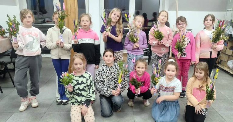 Tradycja w kolorach bibuły i bukszpanu. Wielkanocne warsztaty w Wisznicach