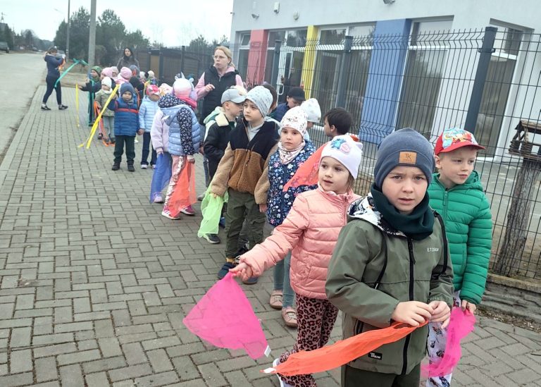 Rakowiska: Przedszkolaki powitały wiosnę i pokazały, czym jest prawdziwa tolerancja