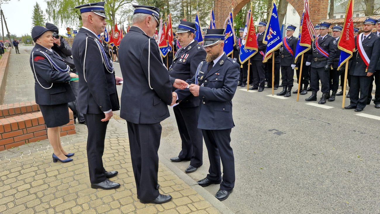 Strażackie święto w blasku Leśniańskiej Bazyliki. 27. Pielgrzymka Strażaków w Leśnej Podlaskiej