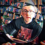 [FILM] ‚Maszyny Patrzą na Opuszczony Świat’. Dwa single i manifest czytelniczy: Zdziecinniały Pajac wraca z nową płytą