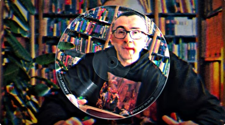 [FILM] 'Maszyny Patrzą na Opuszczony Świat'. Dwa single i manifest czytelniczy: Zdziecinniały Pajac wraca z nową płytą