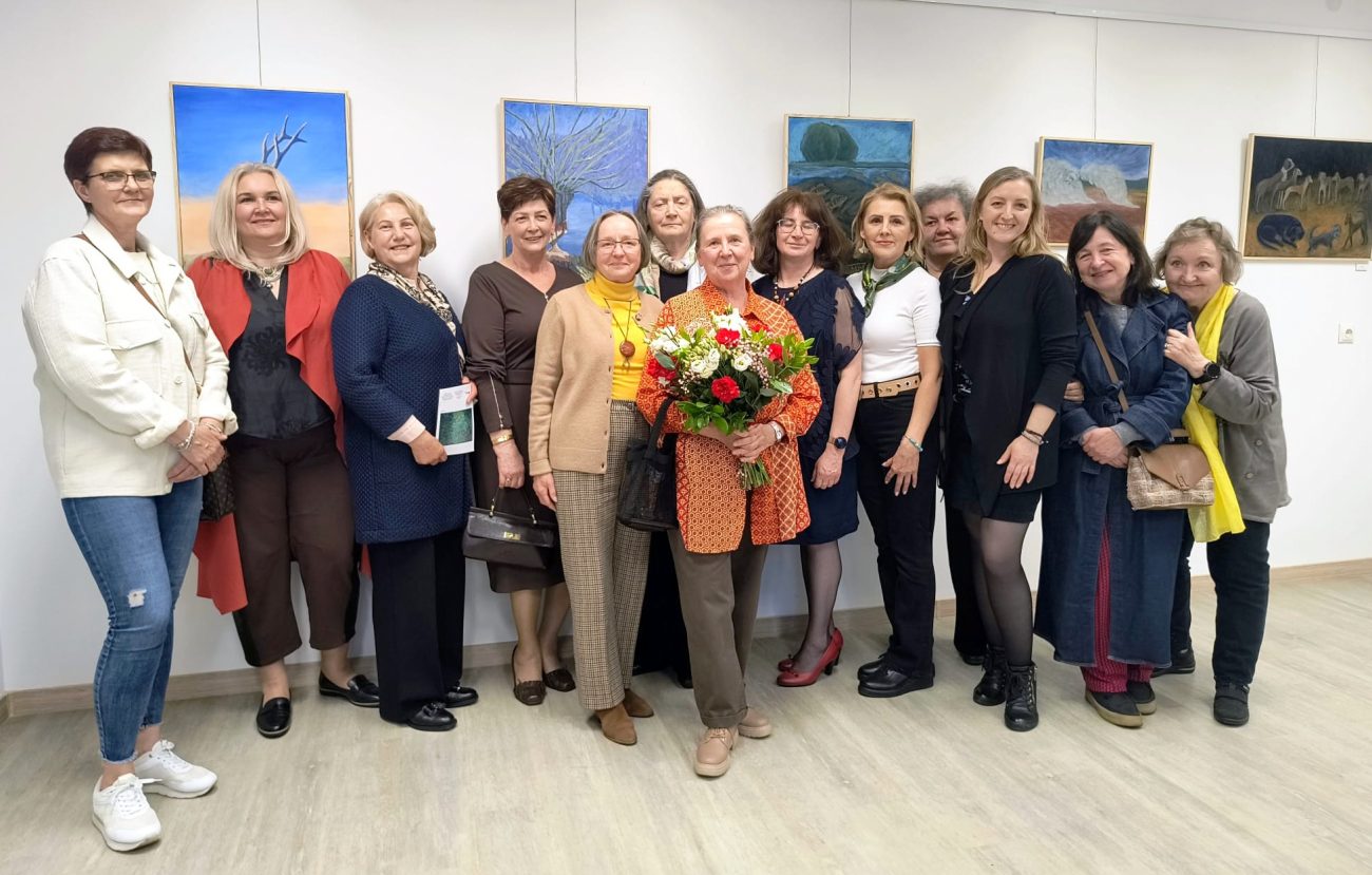 'Natura' pełna tajemnic. Niezwykły wernisaż Anny Kosteckiej w Bialskim Centrum Kultury