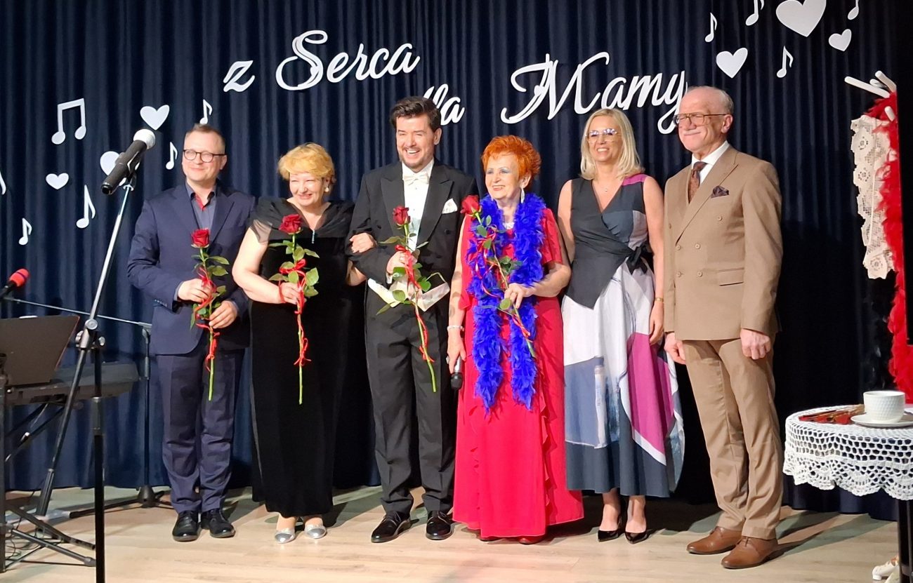 Operetkowe przeboje i poetyckie życzenia. Tak Konstantynów świętował Dzień Matki