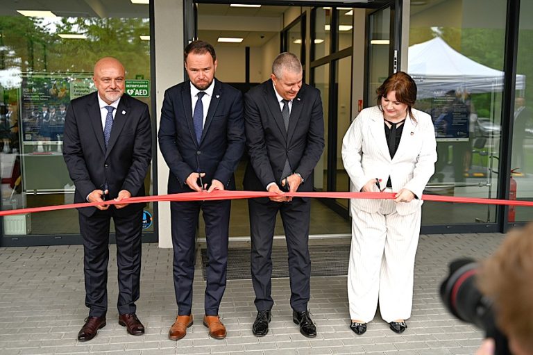 Nowy Urząd Skarbowy w Radzyniu Podlaskim już otwarty! Inwestycja za prawie 20 milionów złotych oficjalnie oddana do użytku