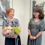 Skalne formacje zastygłe w ołówku. Niezwykły, rodzinny wernisaż wystawy Wiesławy Kalickiej w Galerii Podlaskiej