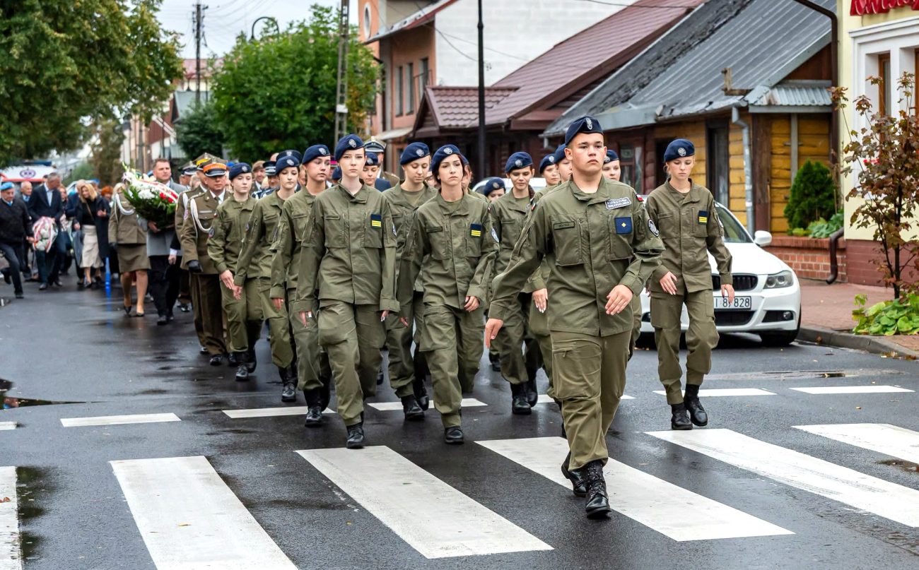 Kadeci II LO im. Emilii Plater i żołnierze oddali hołd Sybirakom. Uroczyste obchody w Białej Podlaskiej