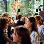 Jubileuszowa Golgota Młodych w Serpelicach. Setki młodzieży odkrywały sens ‚Prostego Życia’