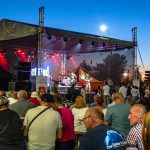 Muzyczne gwiazdy, boks i salwa armatnia. Terespol hucznie pożegnał wakacje! [RELACJA]