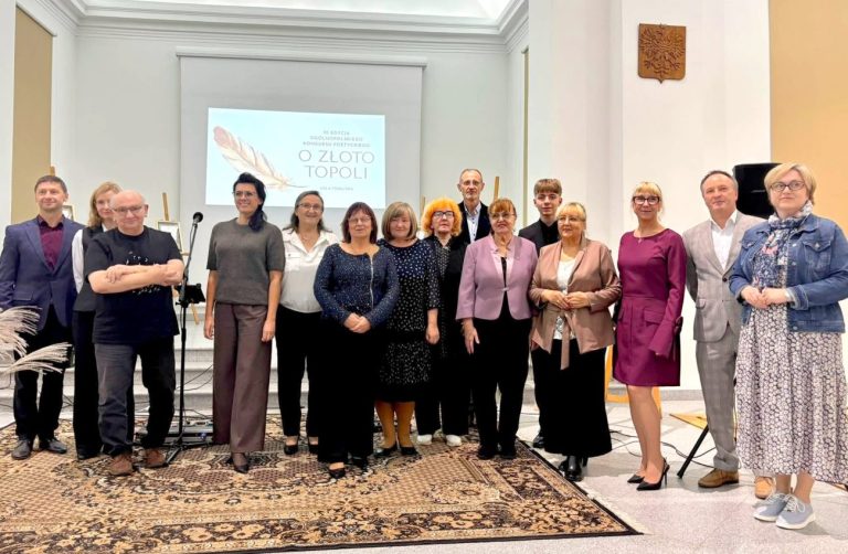 Wisznice stolicą polskiej poezji. Setki wierszy z całego kraju na konkursie 'O Złoto Topoli'